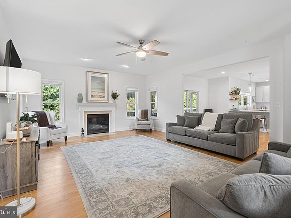 5th image of 5562 Moriarty Ct