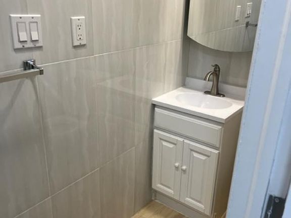 5th image of 39 Henry St APT 11