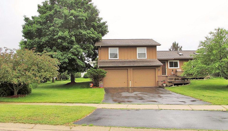 1st image of 261 E Riverwood Dr