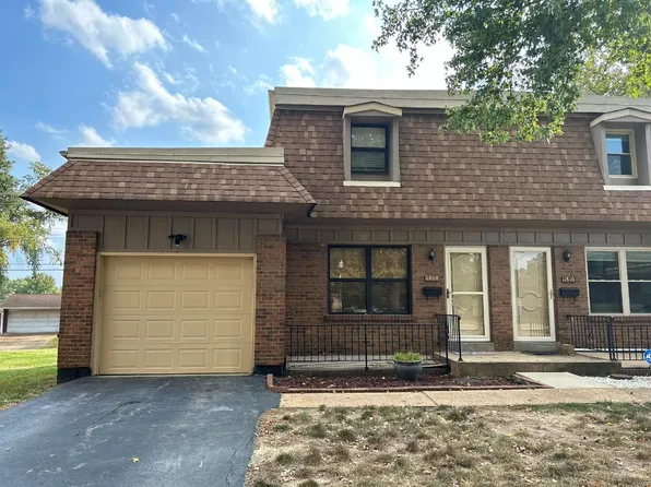 11808 Toulouse Ct, Maryland Heights, MO 63043