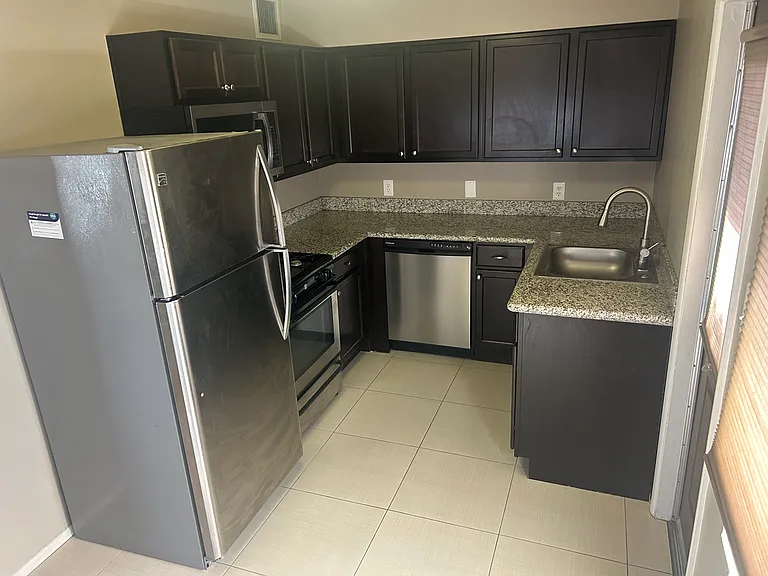 1123 E McLellan Blvd #3 — Photo 6