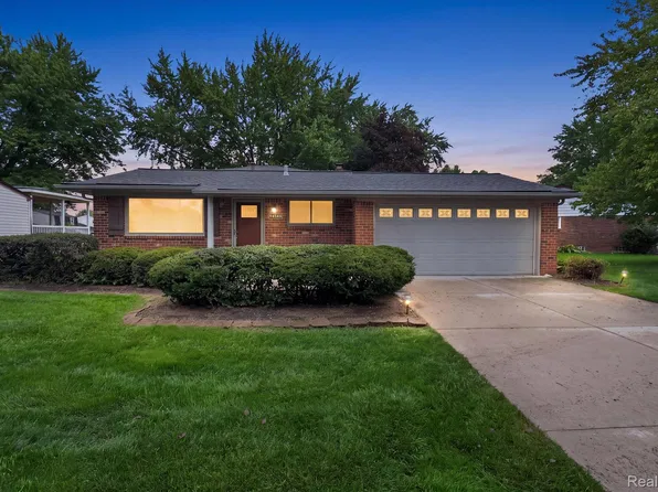 44546 Twyckingham Ln, Canton, MI 48187