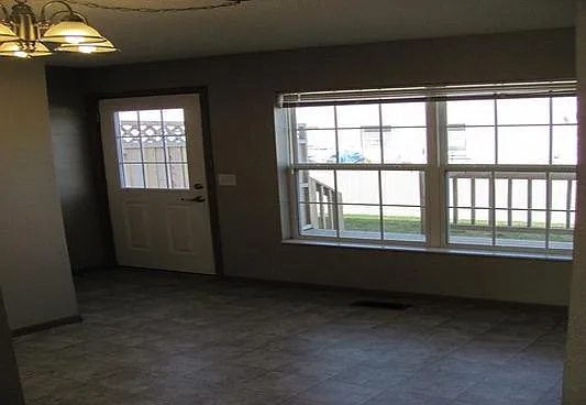 Grandview Apartments — Photo 7