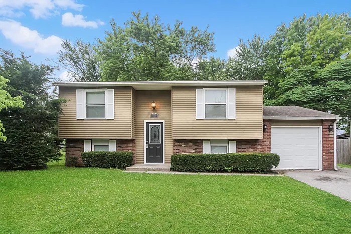 2226 Bernie Dr — Photo 1