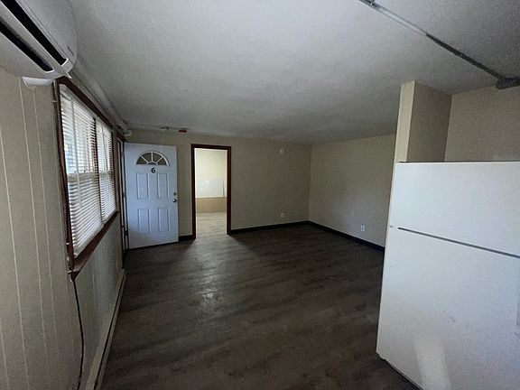 5th image of 438 Springfield St #6