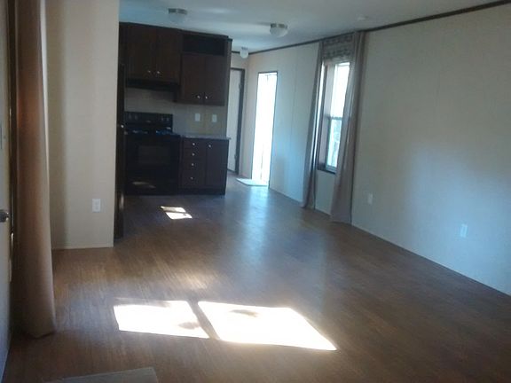3rd image of 1008 W Harbour Dr