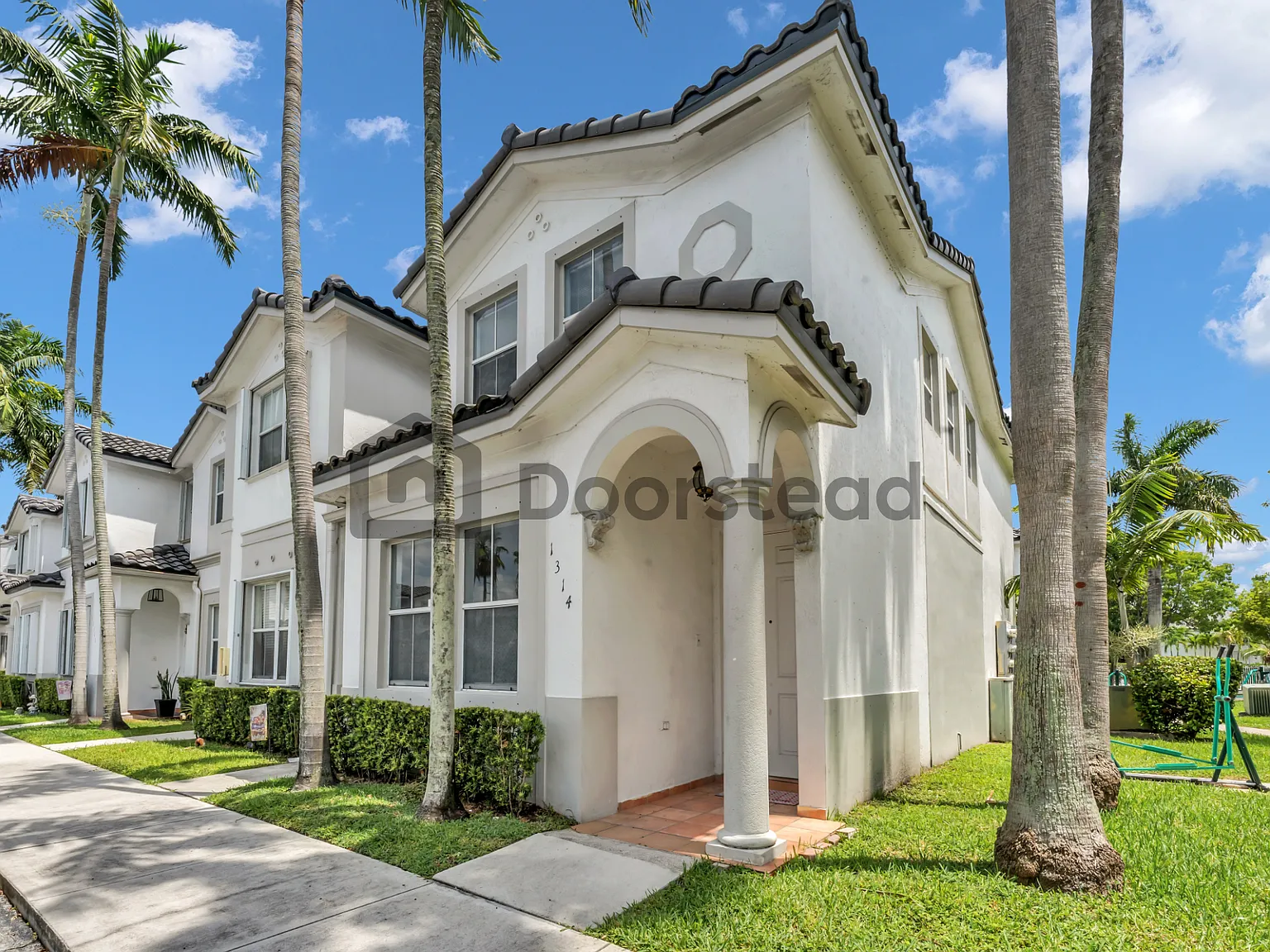 3 bed, 3.0 bath, 1460 sqft, $3,150 — Photo 1