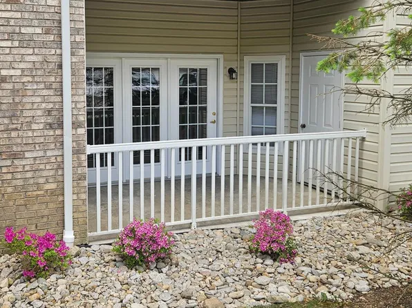 5449 Michelles Oak Ct APT A, Green Township, OH 45248