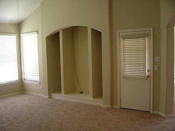4th image of 13718 Hillingdale Ln