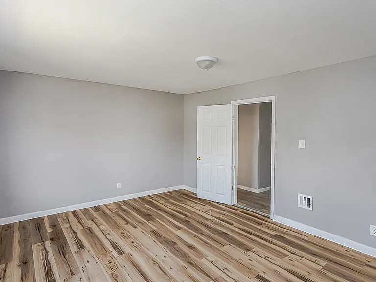 315 Eastern Ave — Photo 26