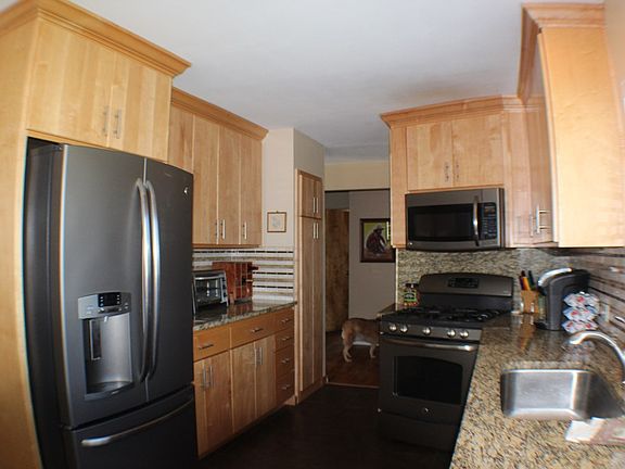 3rd image of 2563 Stafford Dr