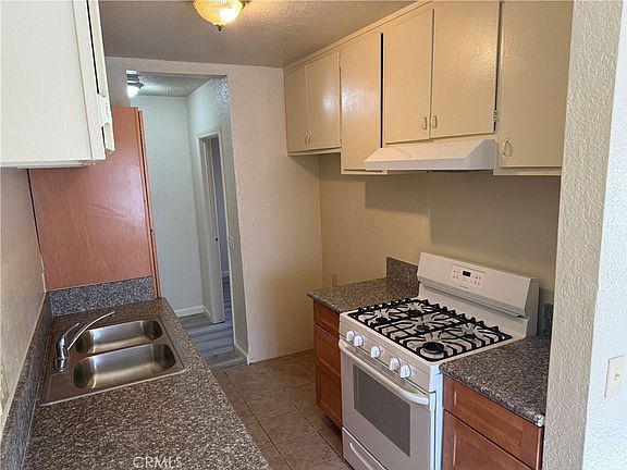 3rd image of 1210 W 104th St #2