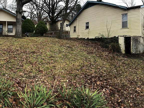 2nd image of 1424 N Gregg Ave