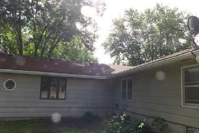 2nd image of 1213 Meadow Ln