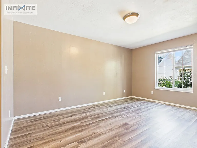 3026 W Villard St #2D — Photo 7