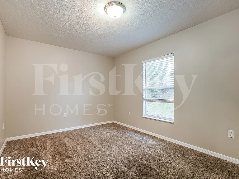 1564 Deerfield Ave — Photo 15