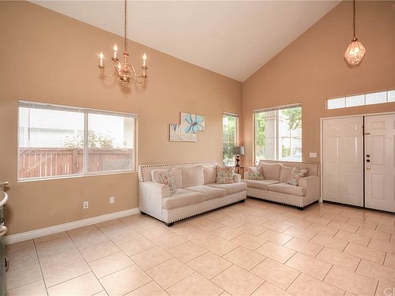 4th image of 16205 Windcrest Dr