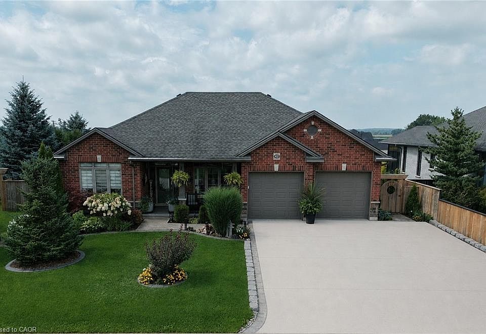 1st image of 42 Graydon Dr