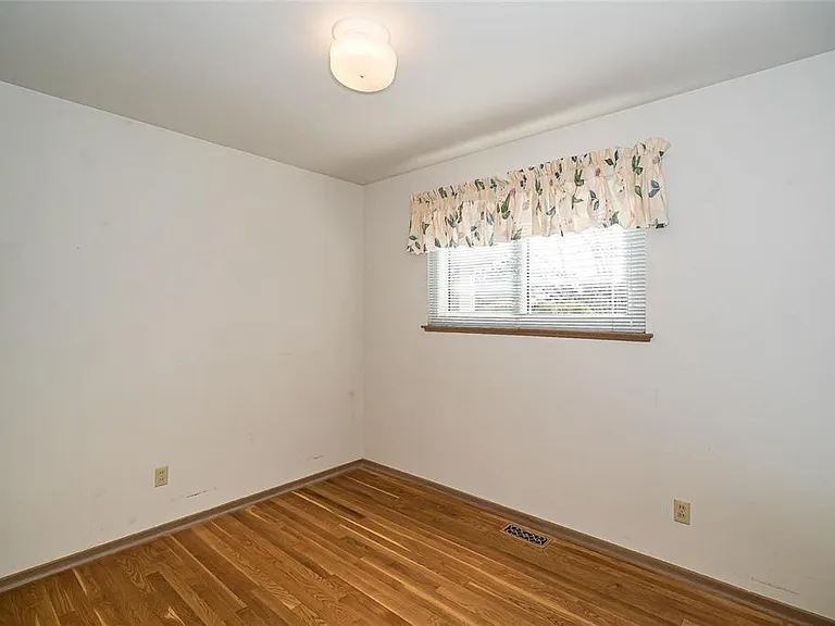 11943 Glen West Dr — Photo 6