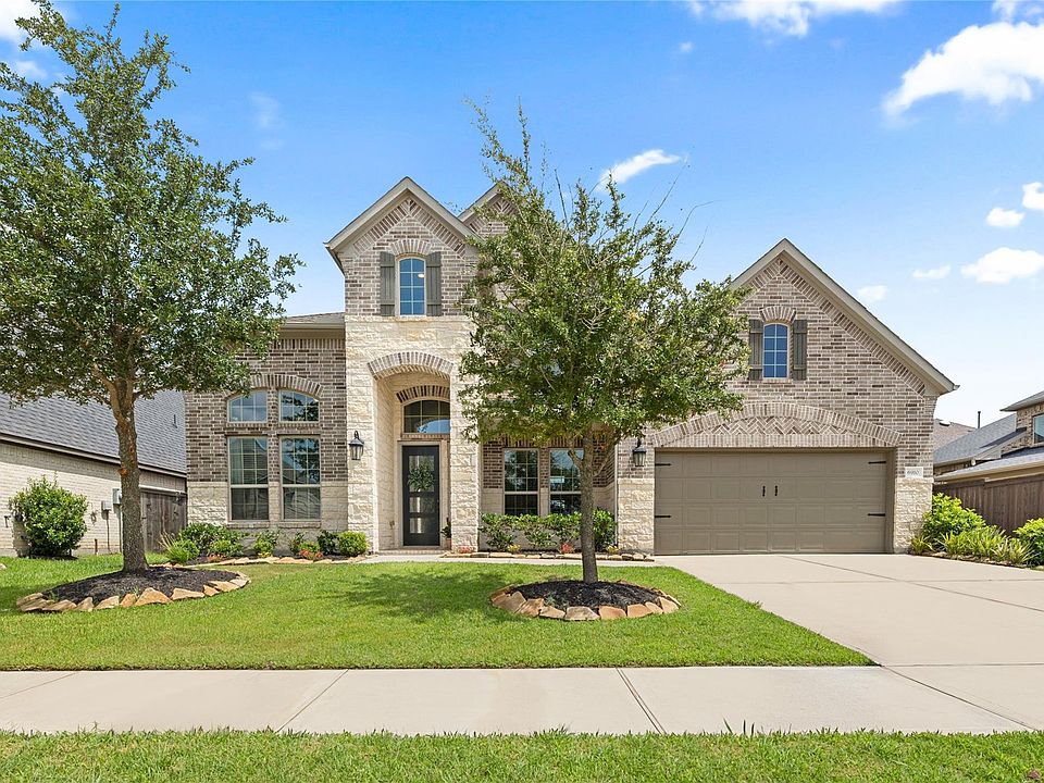 1st image of 6910 Red Oak Dr