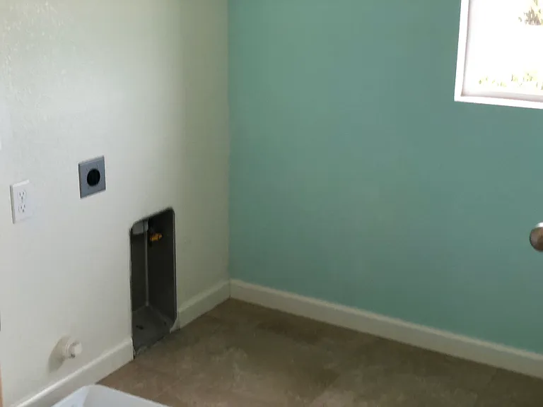 2554 Walker Dr — Photo 12