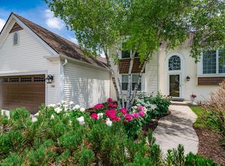 1226 Chesterwood Ln, Pewaukee, WI 53072