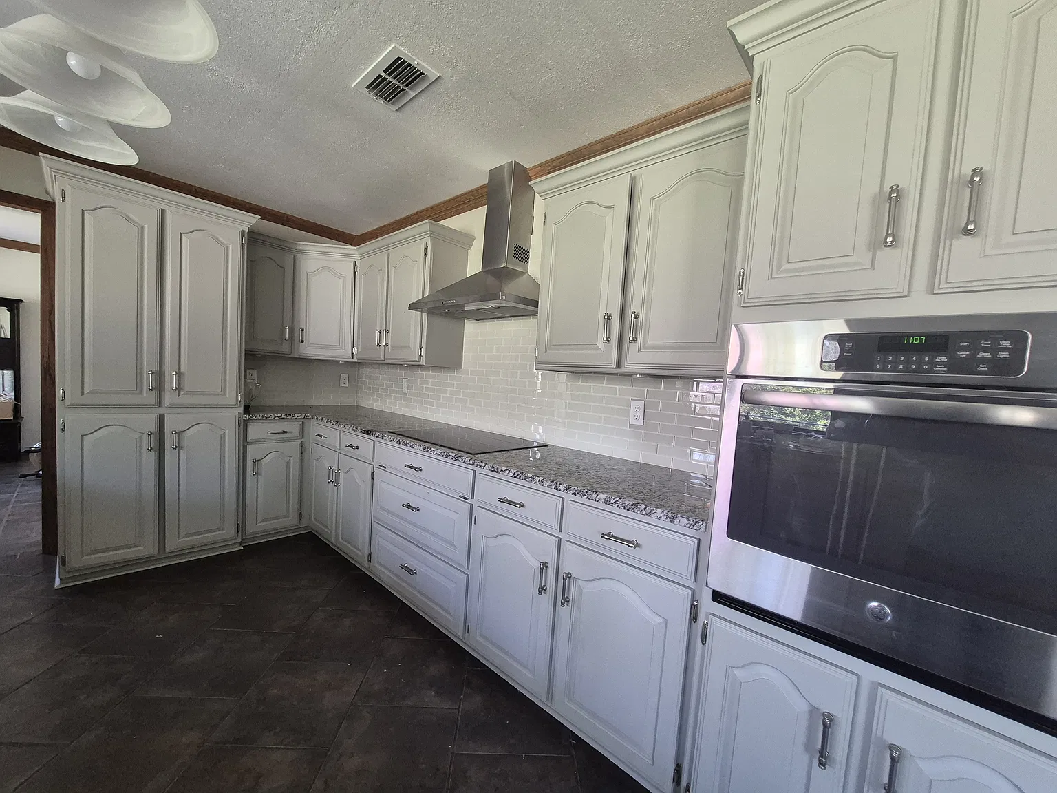 3 bed, 2000 sqft, $2,400 — Photo 2