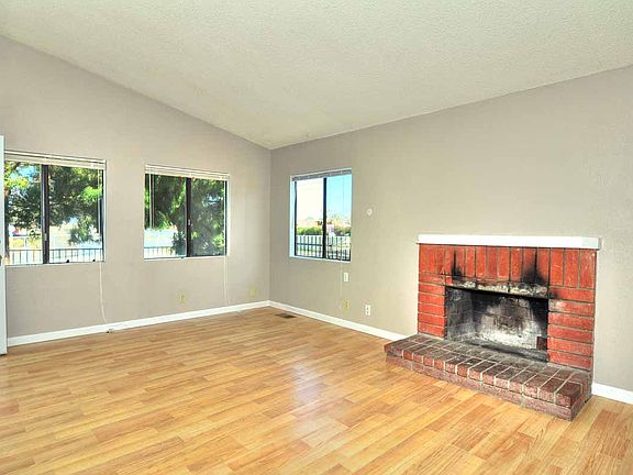 5th image of 1852 Park Circle Dr