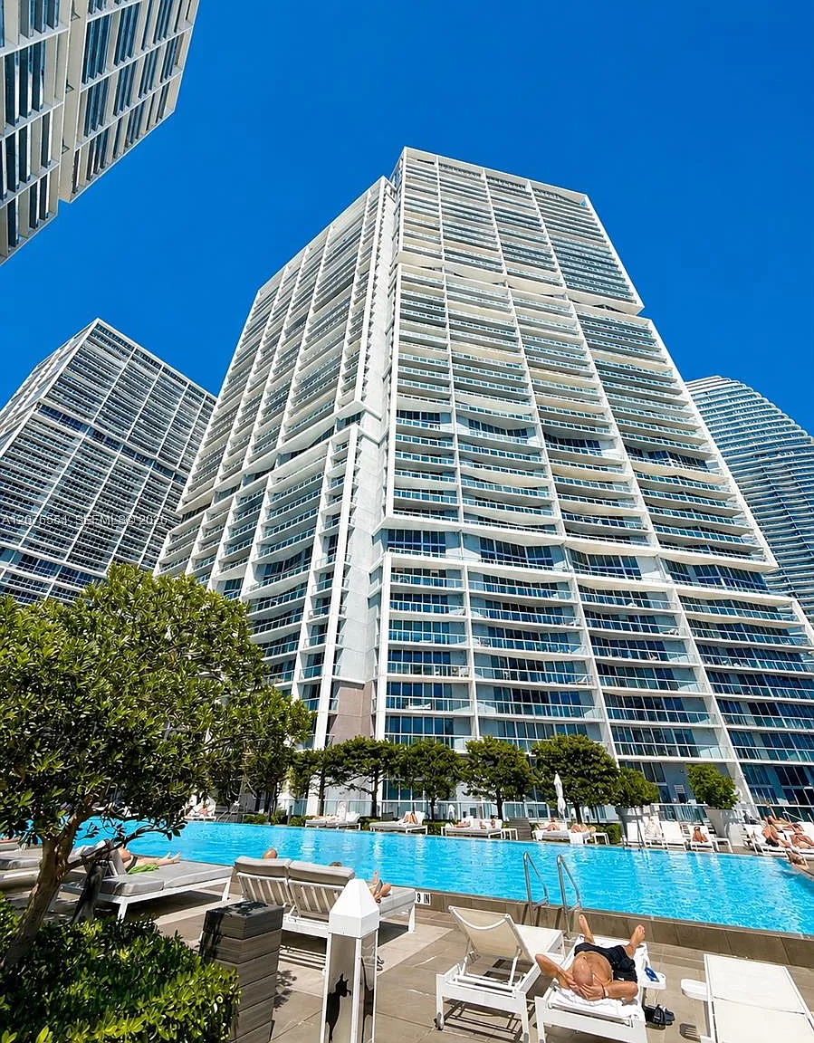 Iconbrickell Condo No 1 — Photo 1
