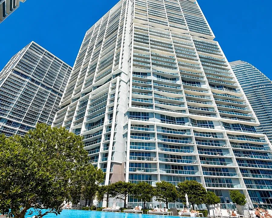 465 Brickell Ave #5605