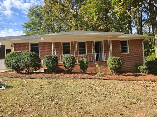 4527 Duncan Dr, Buford, GA 30518