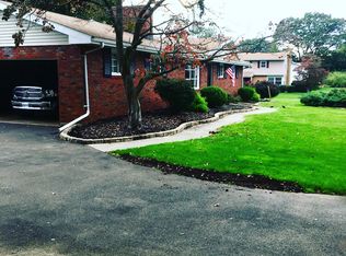 1245 Wynnewood Dr, Bethlehem, PA 18017