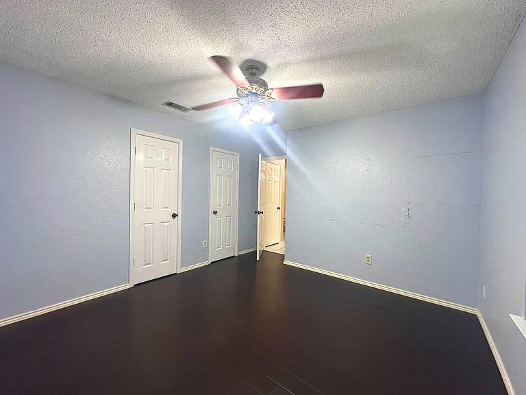 2318 Crystal Creek Ln — Photo 18