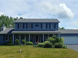 5054 Prairieview Dr, Camillus, NY 13031