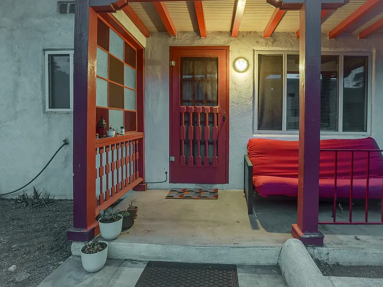 Spectacular 1 Bedroom Casita Near UNM - in Gorgeous, Private Compound — Photo 42