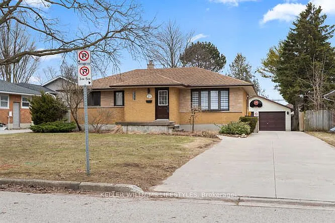 21 Goldwick Cres photo 1