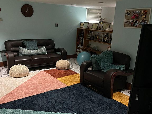 3rd image of 736 Vincent Ave #1