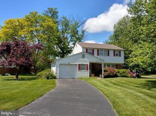 990 Ramsay Rd, Warminster, PA 18974