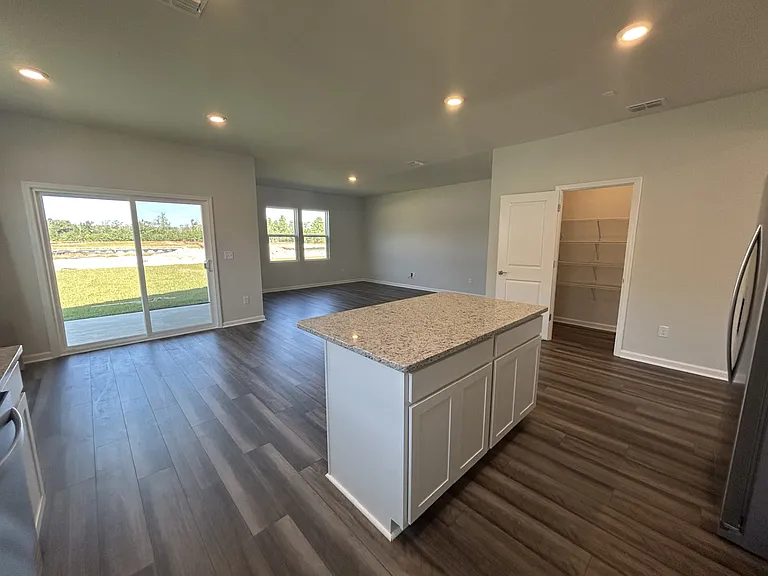 539 Coronado Ave — Photo 11