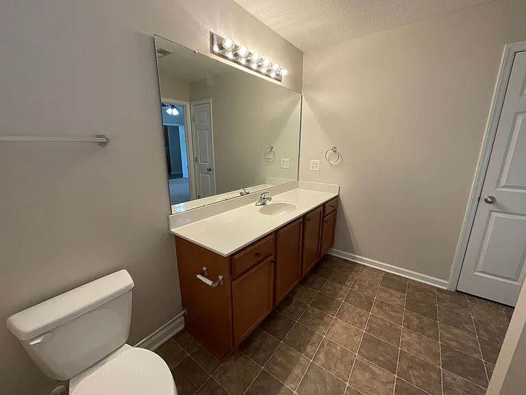 Meridian Park Apartments — Photo 156