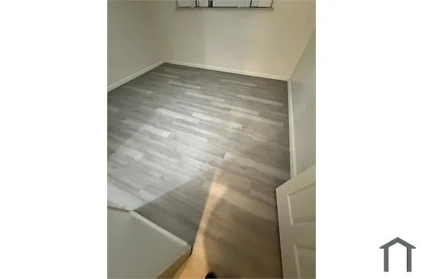 Building Photo - 355 N Valeria St #102