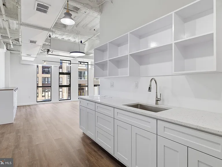 915 N Broad St #601 — Photo 46