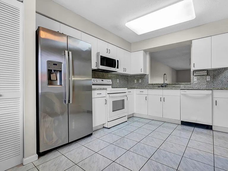 5952 Regal Glen Dr #103 — Photo 7