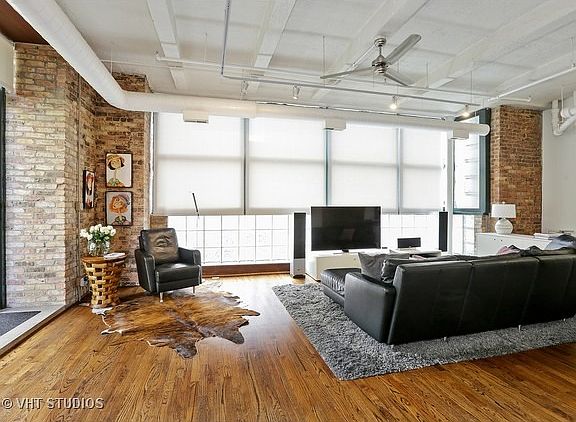 2nd image of 1322 S Wabash Ave #109