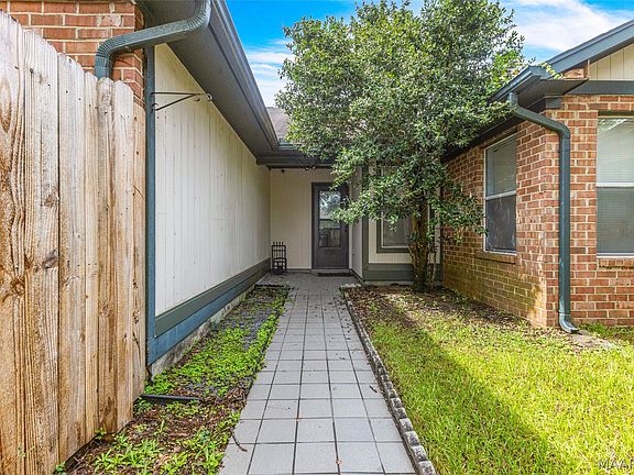5th image of 5929 Carmel Dr