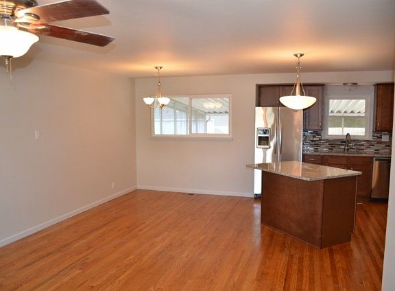 3rd image of 128 Freeman Dr