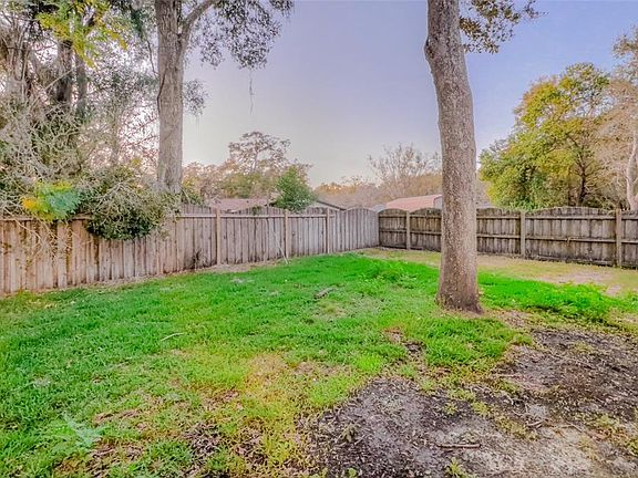 2nd image of 207 Taylor Bay Ln