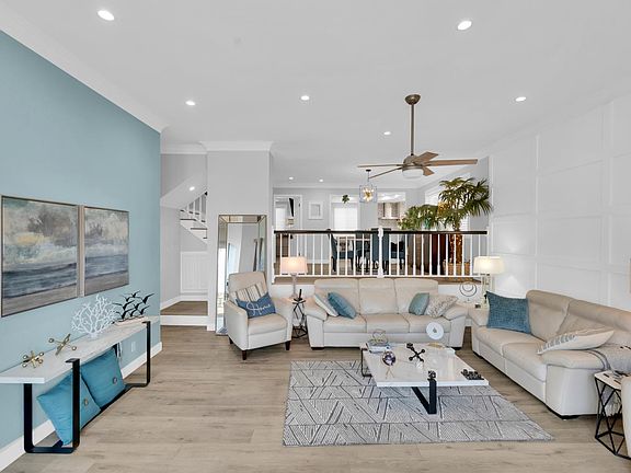 4th image of 16276 Pacific Cir #B