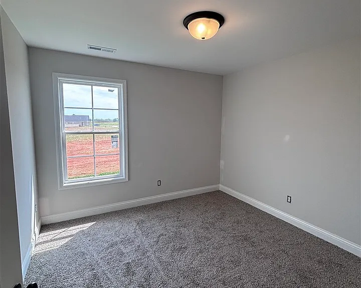 716 Calumet Cir — Photo 4