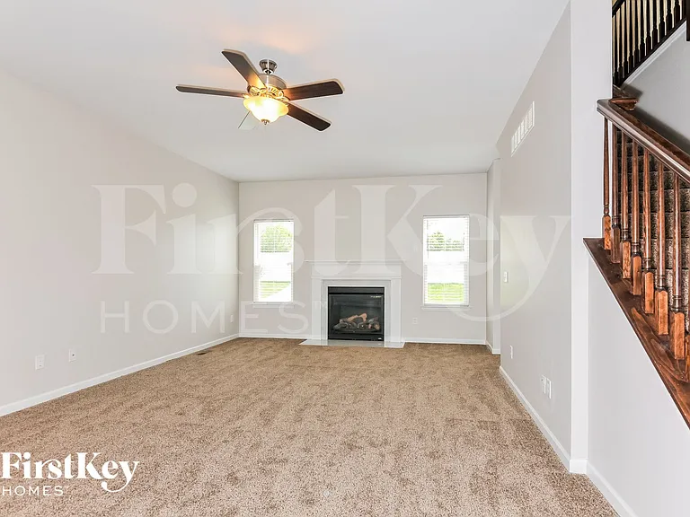 135 Berry Manor Cir — Photo 3